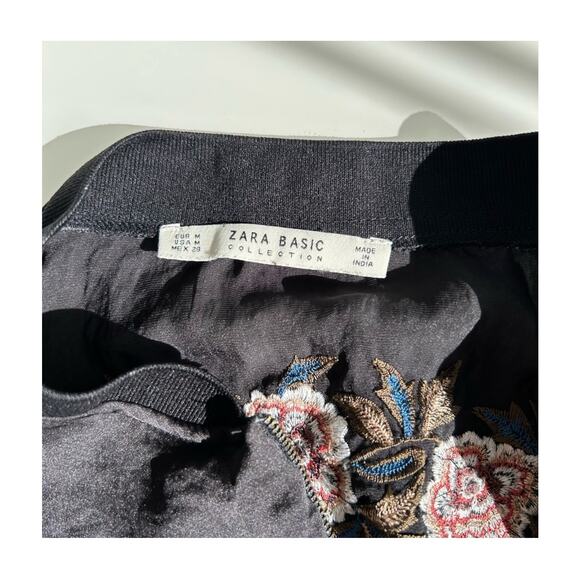 Zara Black silky top with embroidery, size M - Picture 5 of 6
